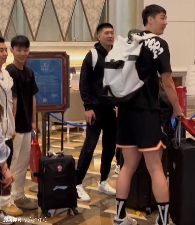 M指数榜单】M指数-市场指数TOP3第一名：《疯狂动物城2》第二名：《阿凡达3》第三名：《匿杀》M指数-口碑指数TOP3第一名：《控方证人》第二名：《疯狂动物城2》第三名：《过家家》M指数-传播指数TOP3第一名：《寻秦记》第二名：《疯狂动物城2》第三名：《匿杀》【一周M数据观察】随着2025年的帷幕落下，中国电影市场总票房达518.